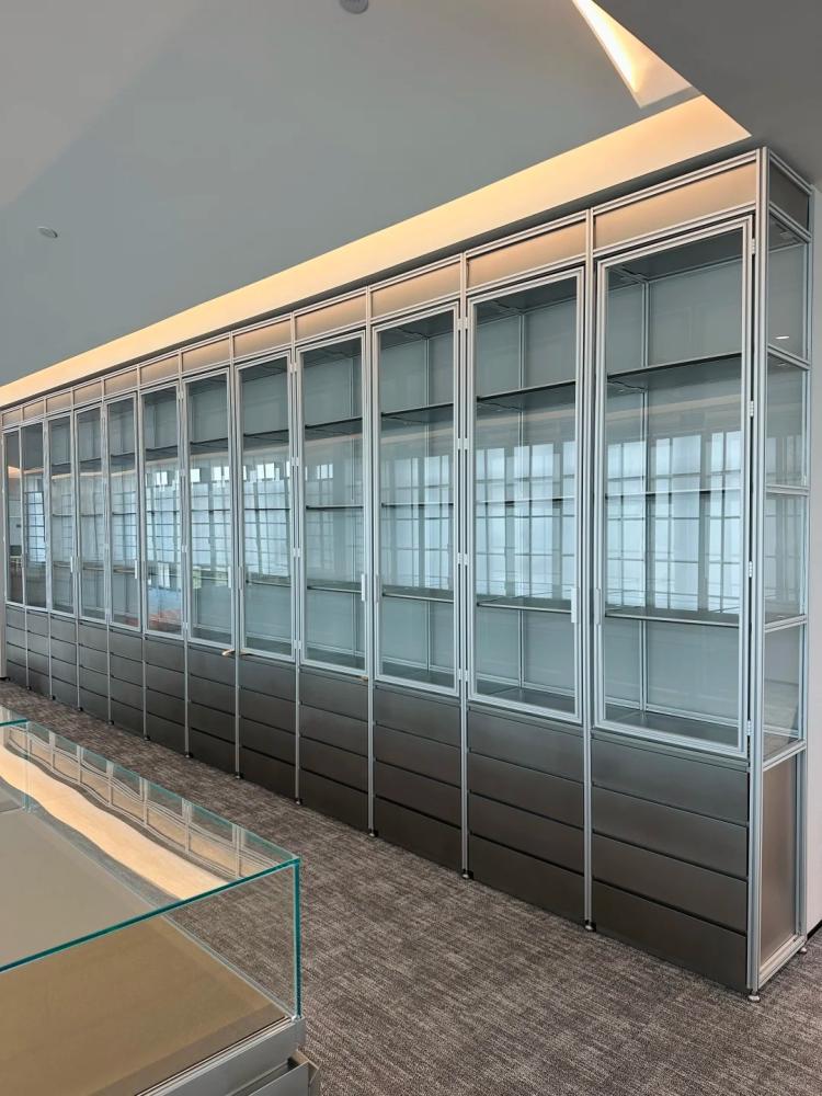 aluminum displays