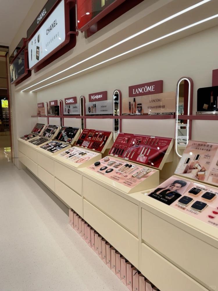 MDF cosmetic displays