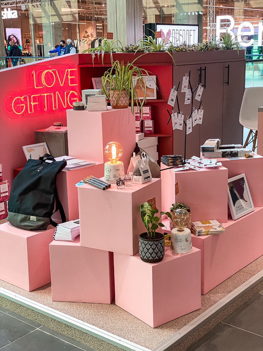 Practical Gift Retail Kiosk