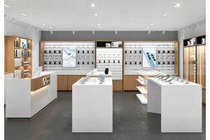 Real On-site Tour｜30㎡ Phone Store Full Display Cabinet Effect (Practical Store Renovation Reference)