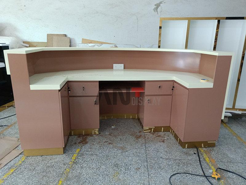 Reception counter