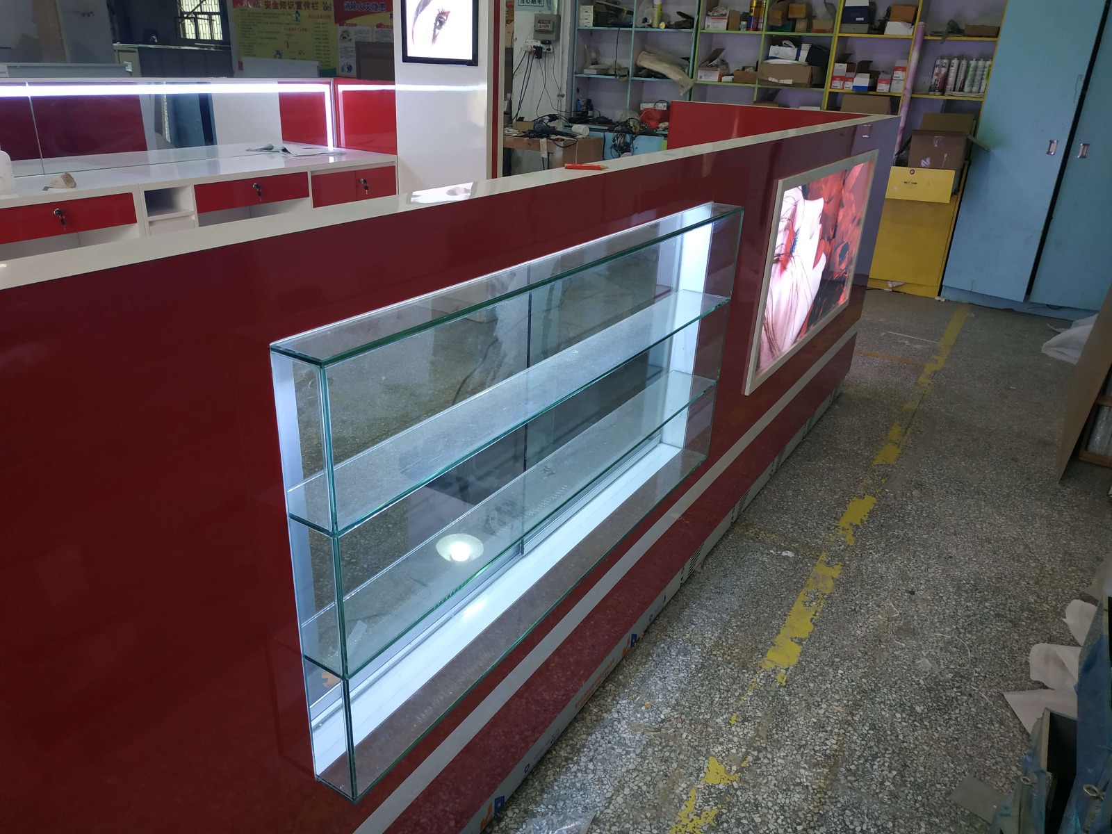 display case