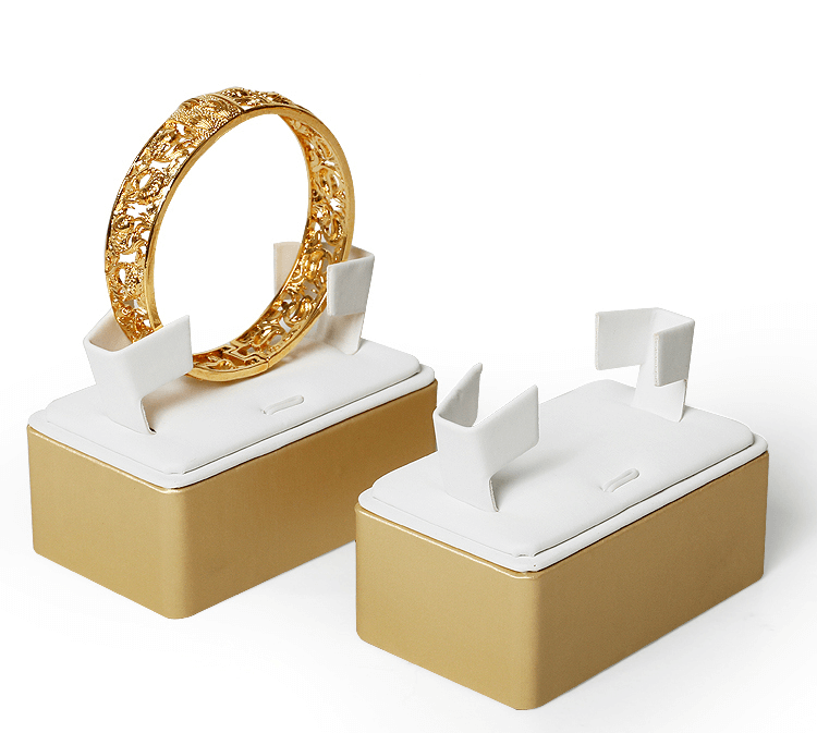 bracelet display