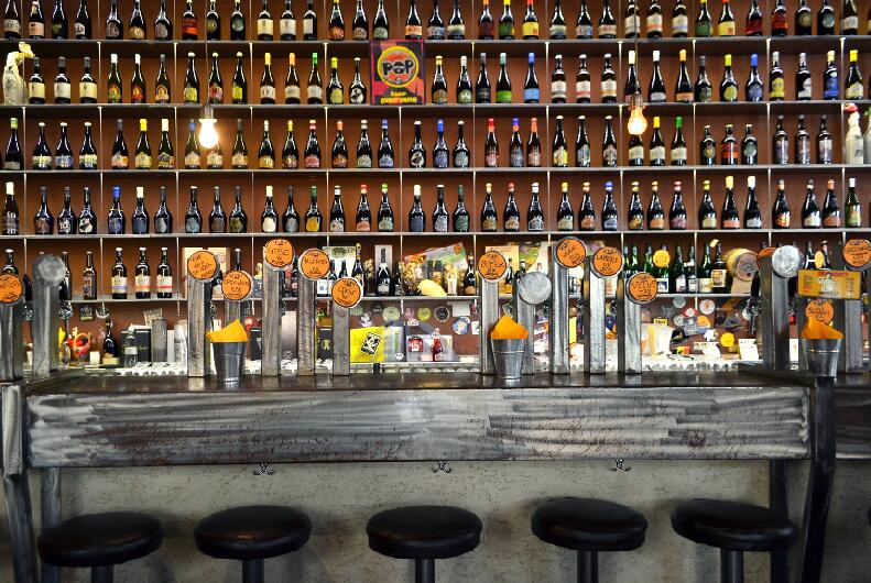 beer bar counter design
