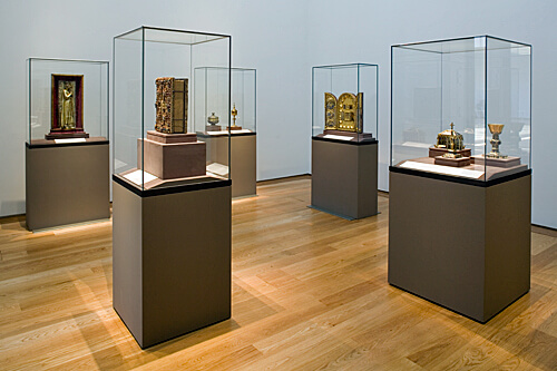 museum display case
