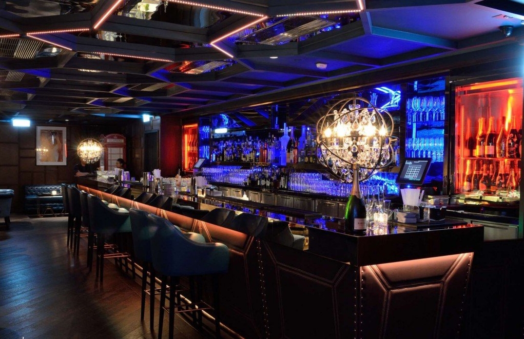 club bar