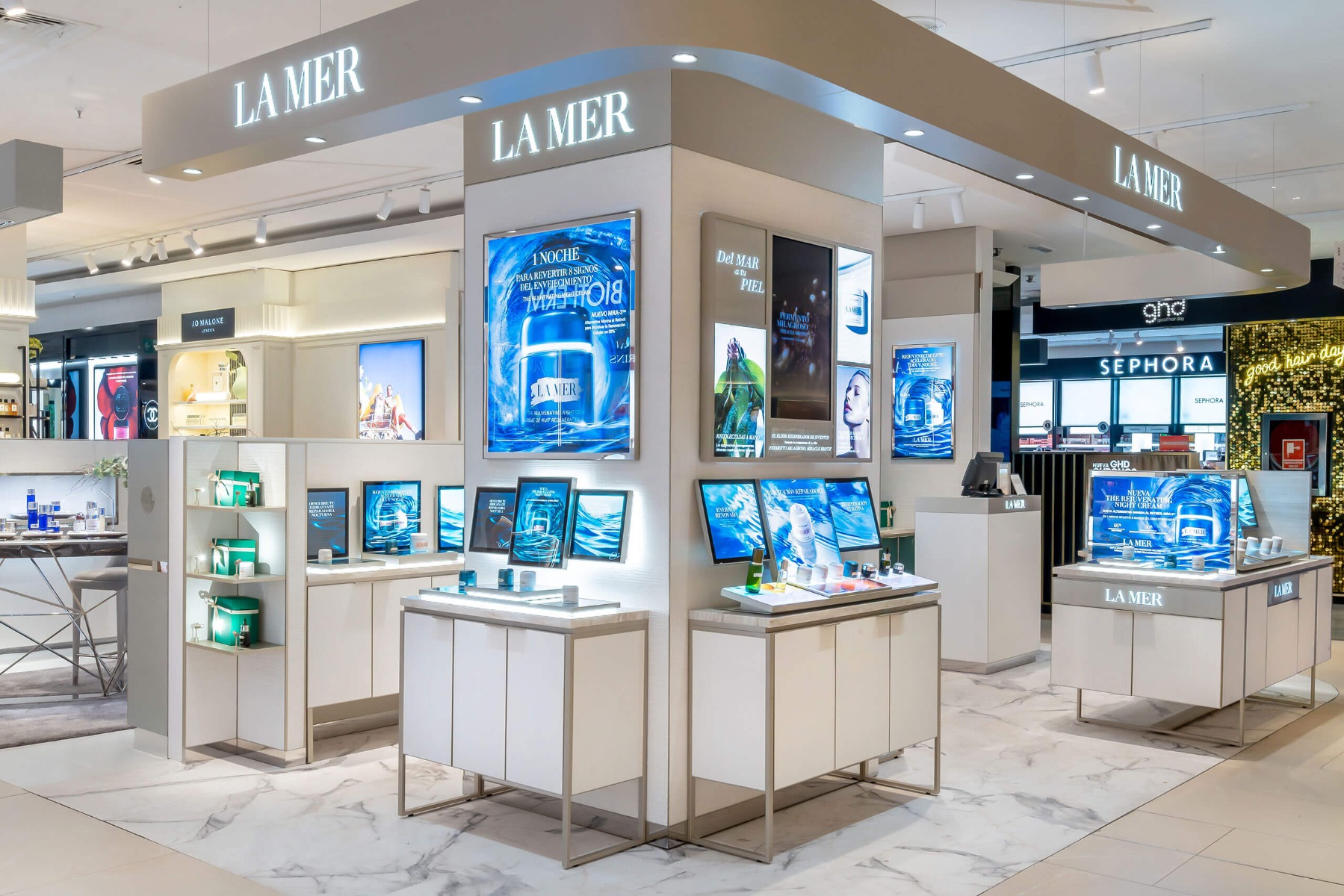 display cosmetic kiosk