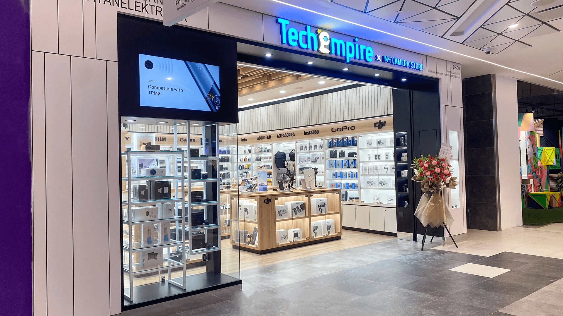 Electronic shop
