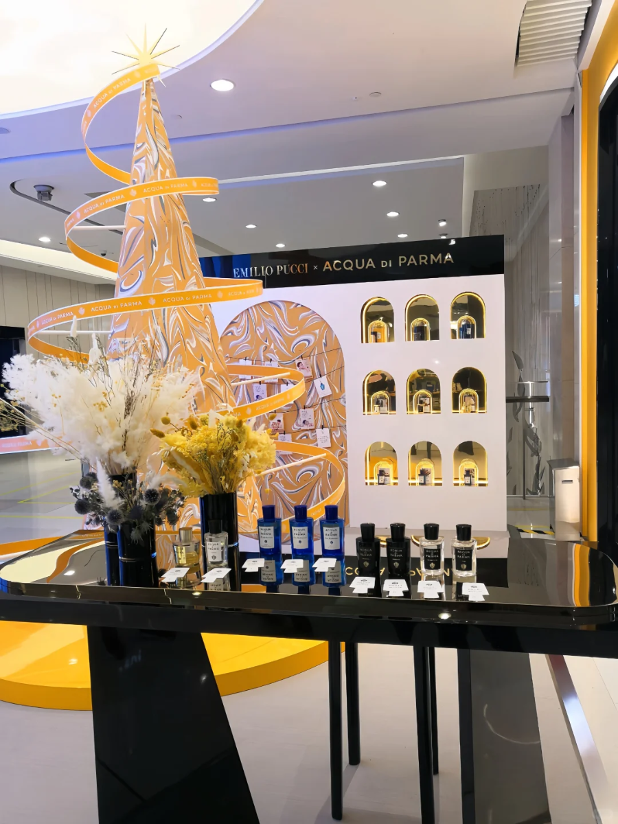 perfume display showcase
