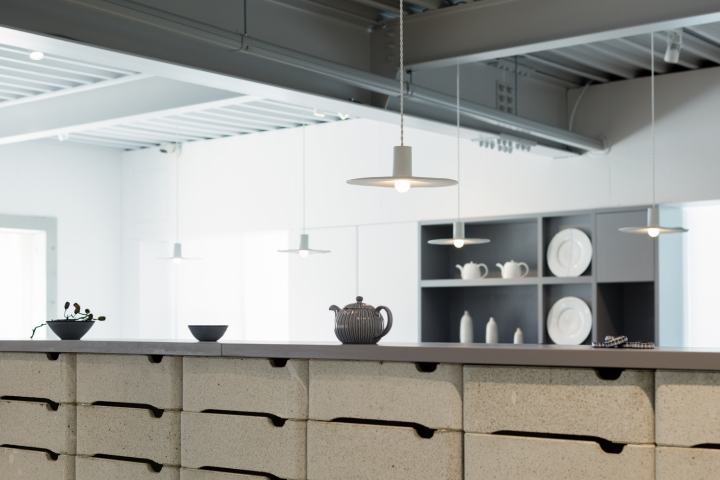 Porcelain store design