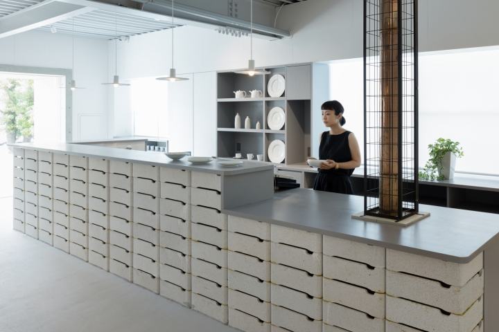 Porcelain store design