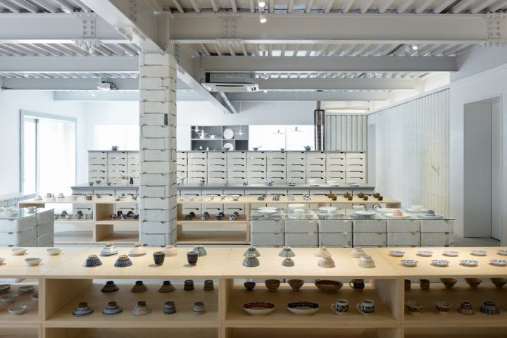Porcelain store design