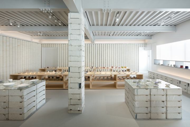 Porcelain store design