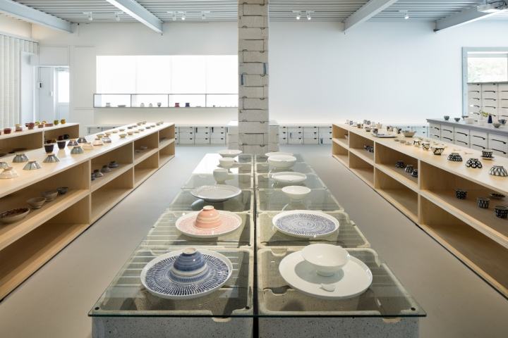 Porcelain store design