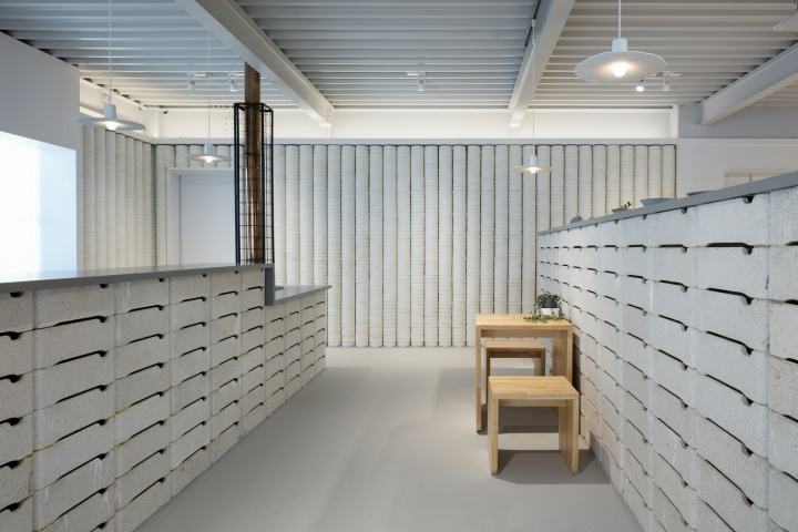 Porcelain store design