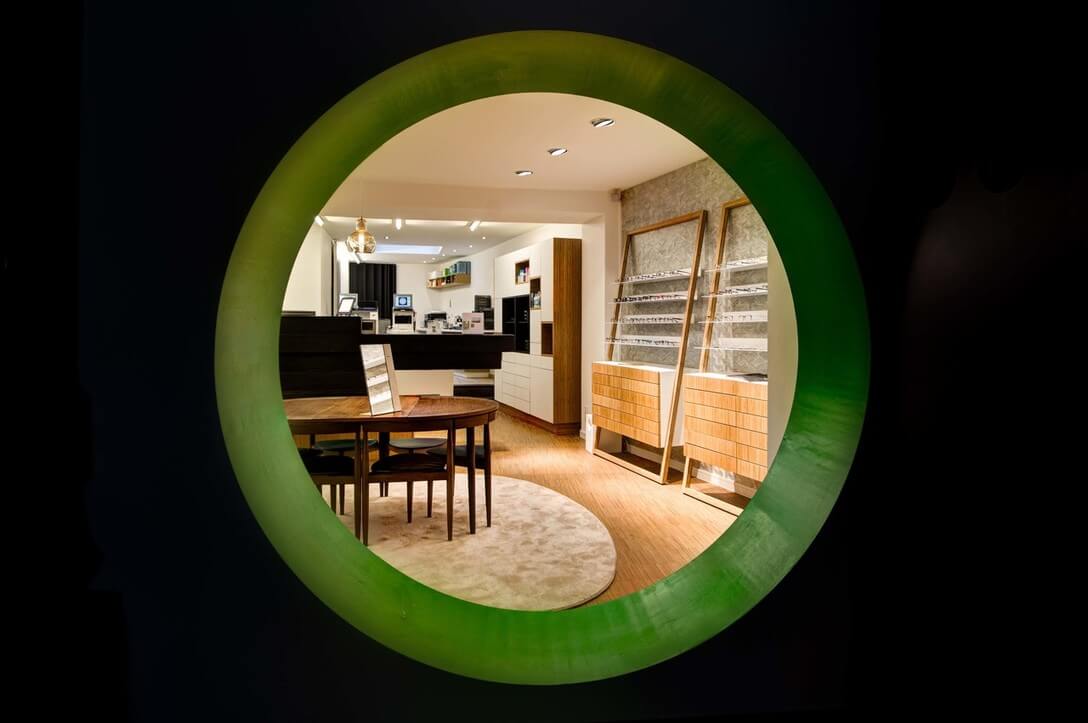 glassles store design