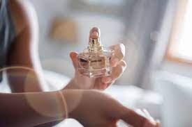 5 Hot Sale Perfume Kiosk Designs for the Fragrance Business