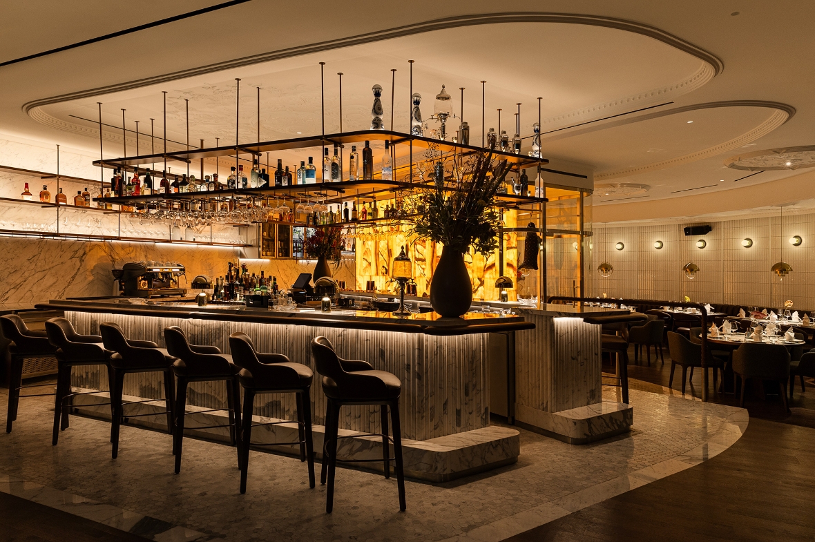 The Design Secrets Behind This Modern Bar & Restaurant