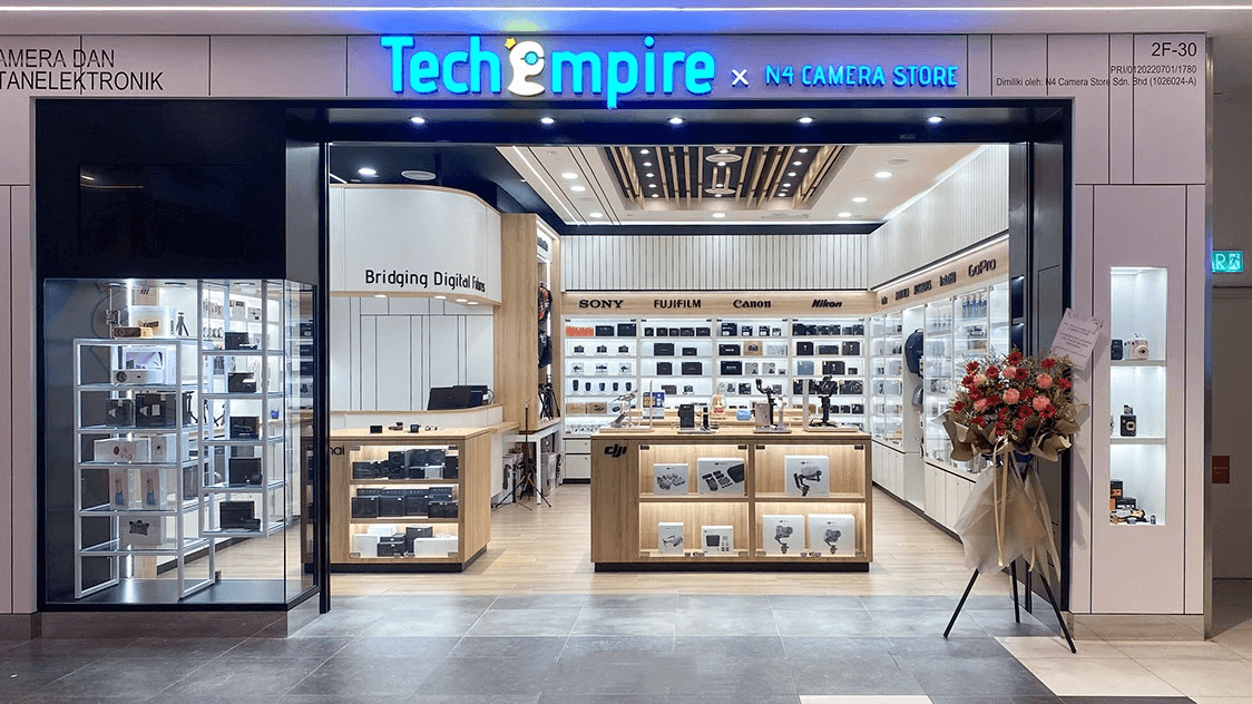 Electronic Retail Stores Can Also Be Very Fashionable