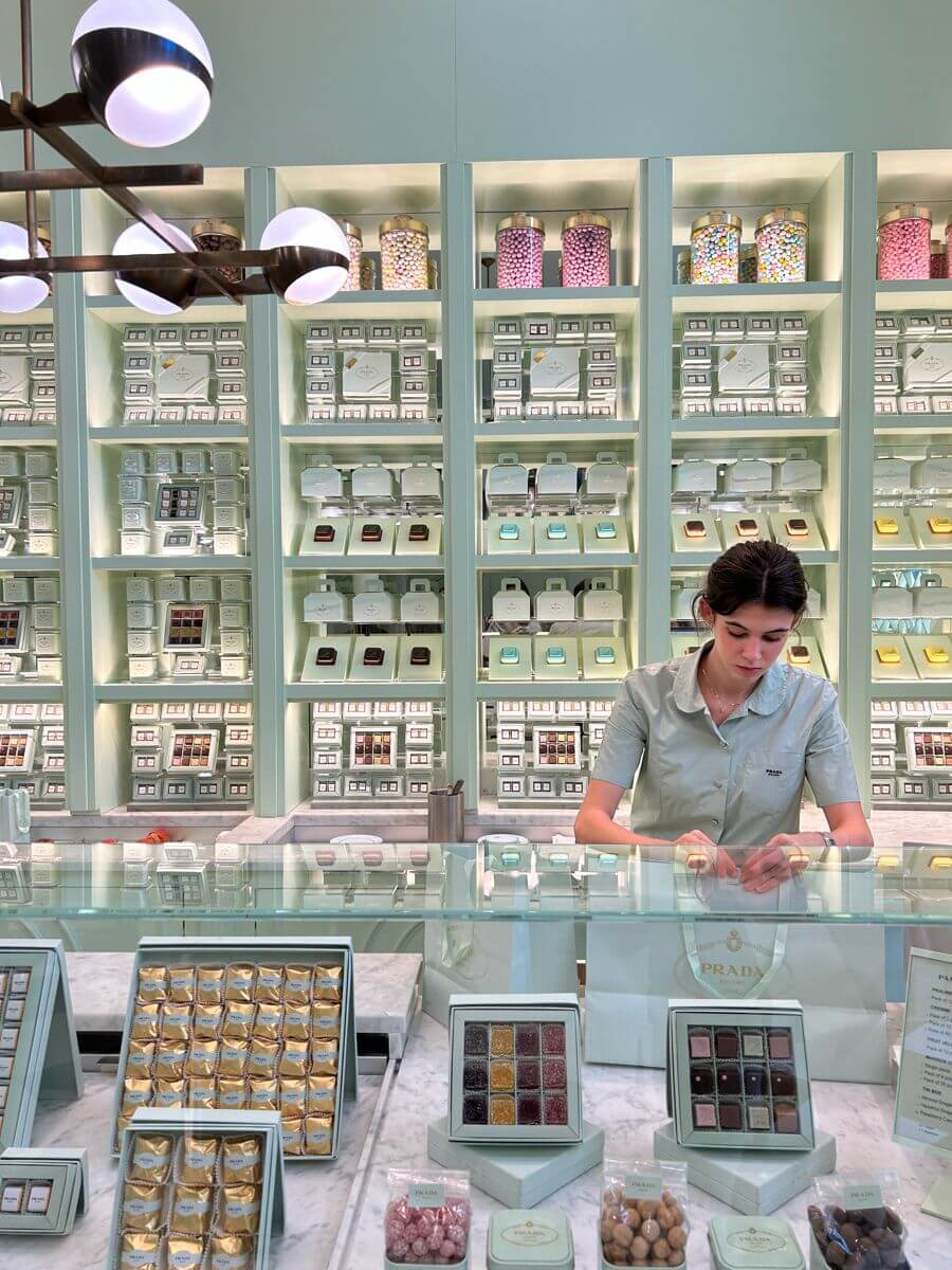 Custom Retail Counter? 10 Details You Need Before Asking for a Quote