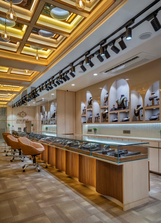 Open A High-end Jewelry Store with Warm Color Schemes