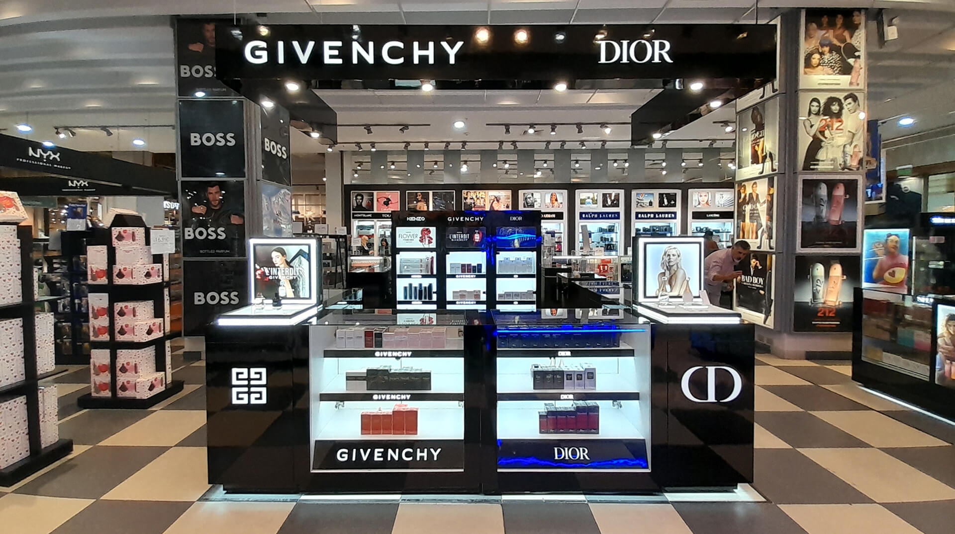 Do you Know The Difference Between Dior&Givenchy Display Counter And Yours?