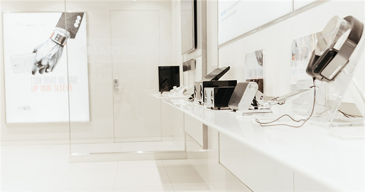 iStore Front Desk Design