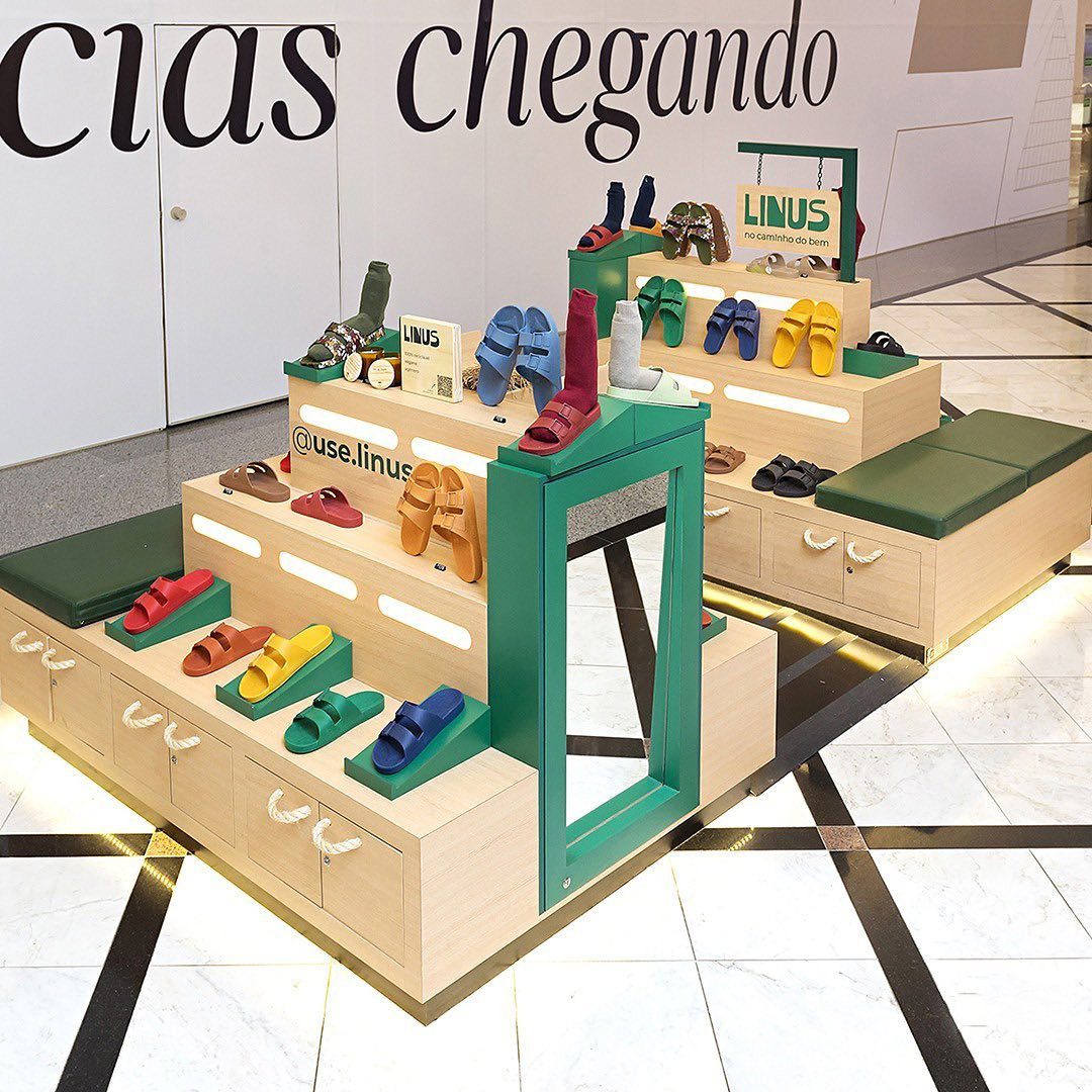 slipper shoes kiosk