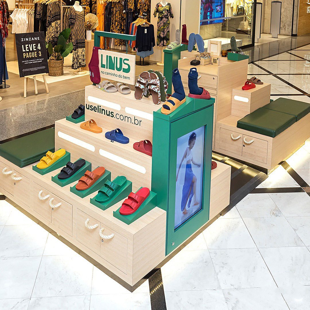 slipper shoes kiosk