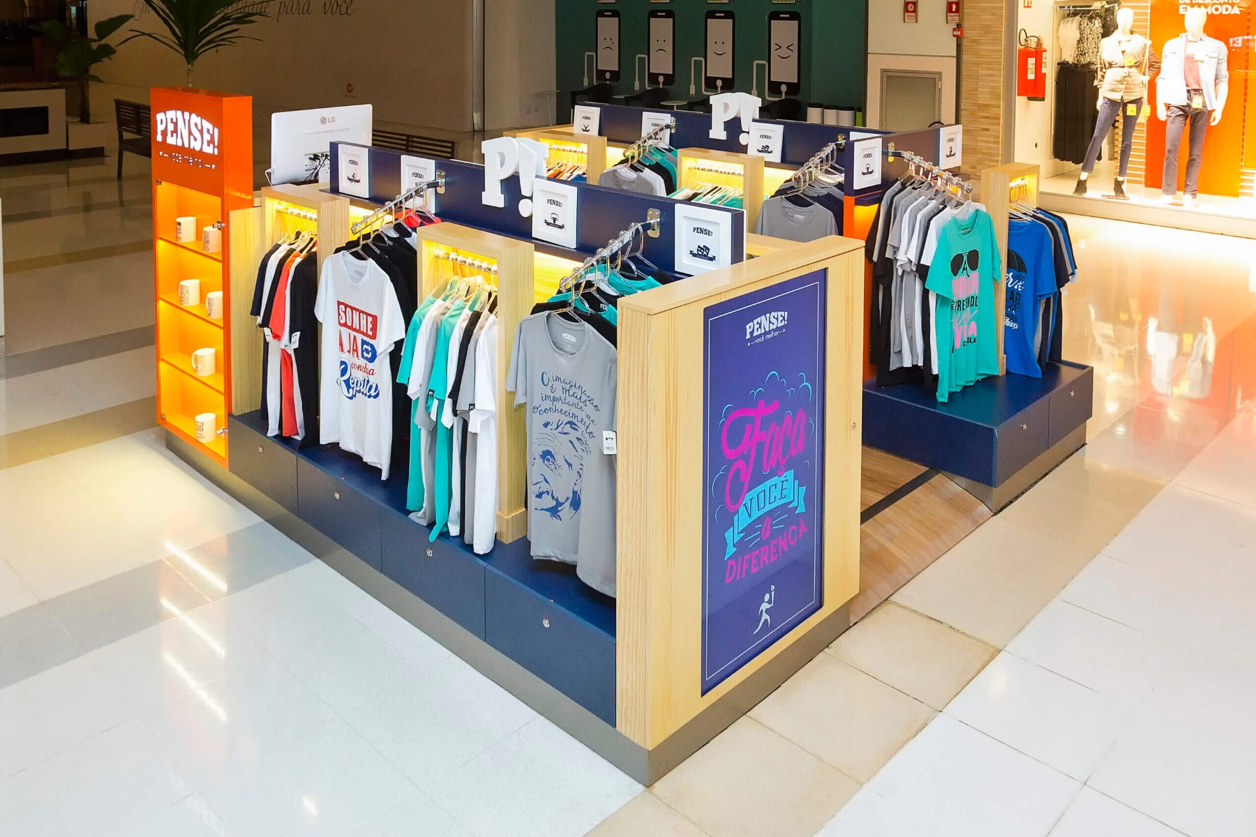 T-shirt Kiosk Mall