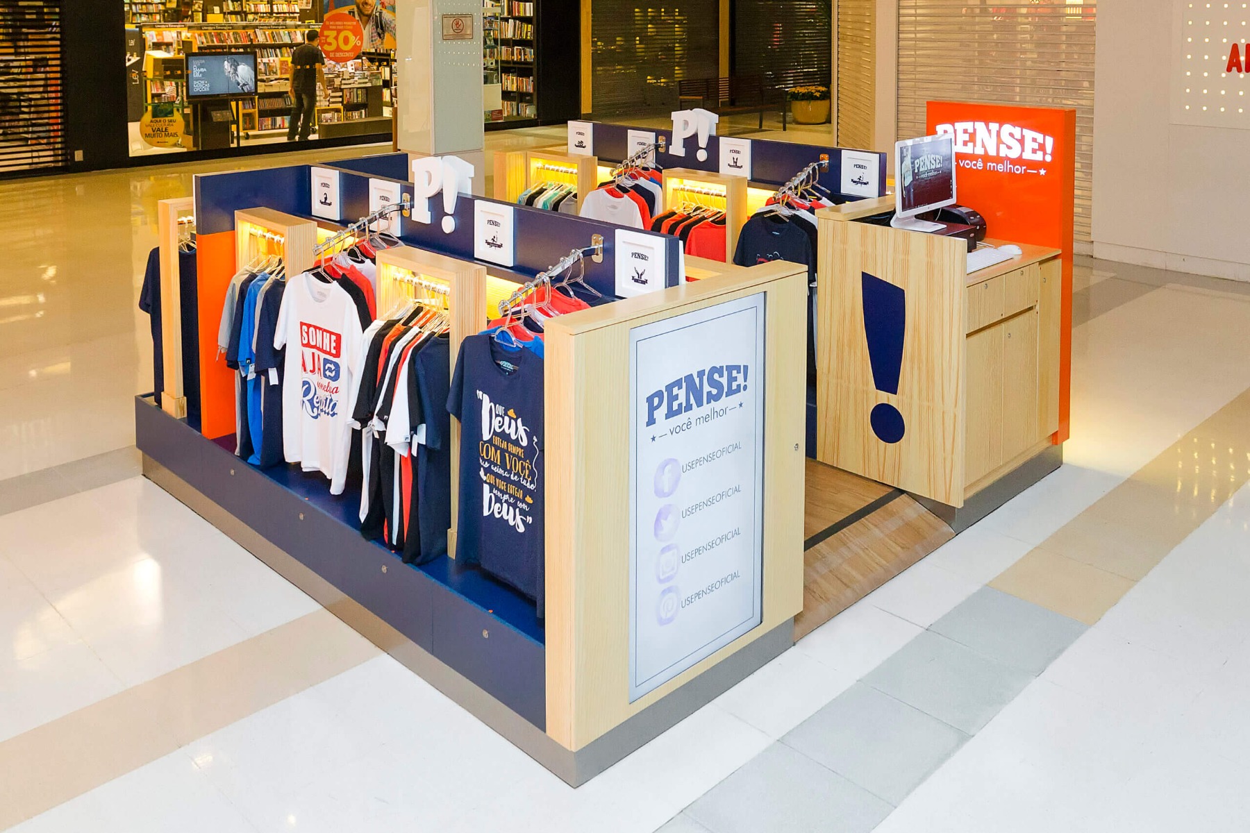 T-shirt Kiosk Mall