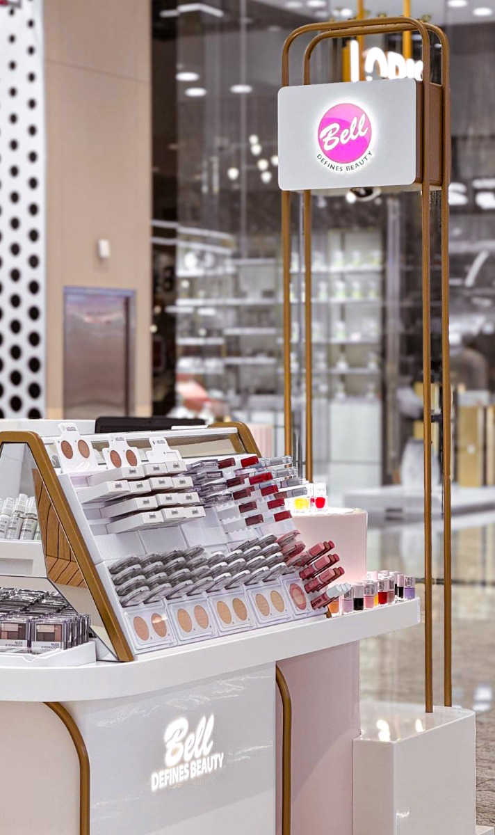  Cosmetic Kiosk 