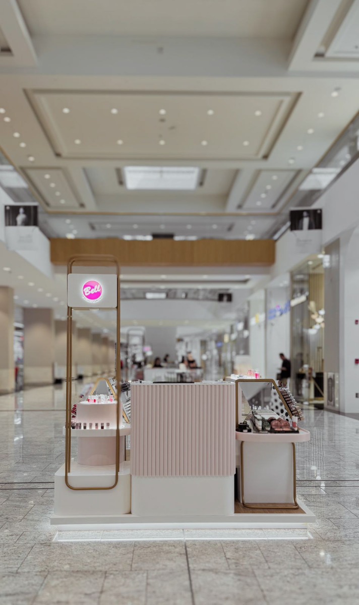  Cosmetic Kiosk 