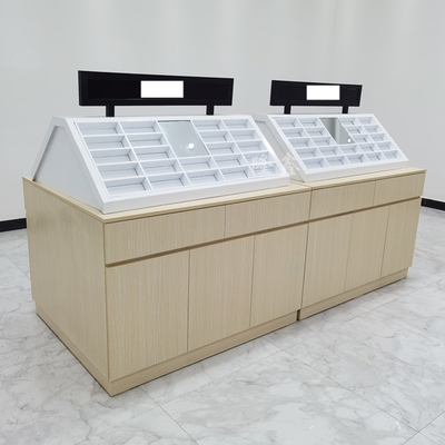 sunglasses stand