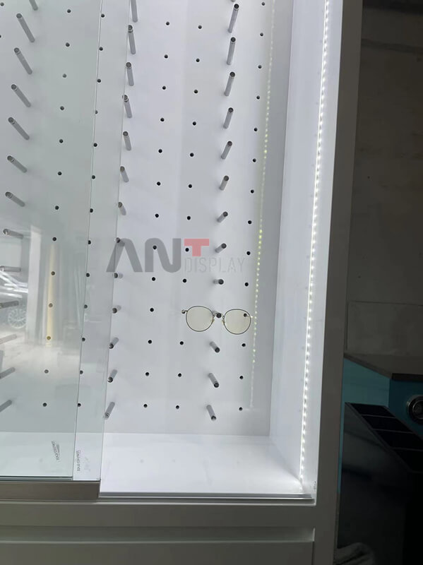 eyeglasses display