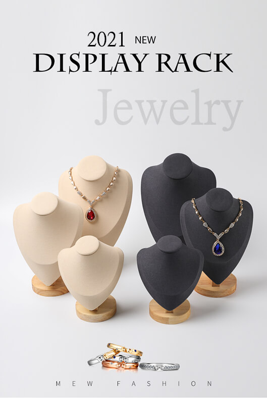 necklace model