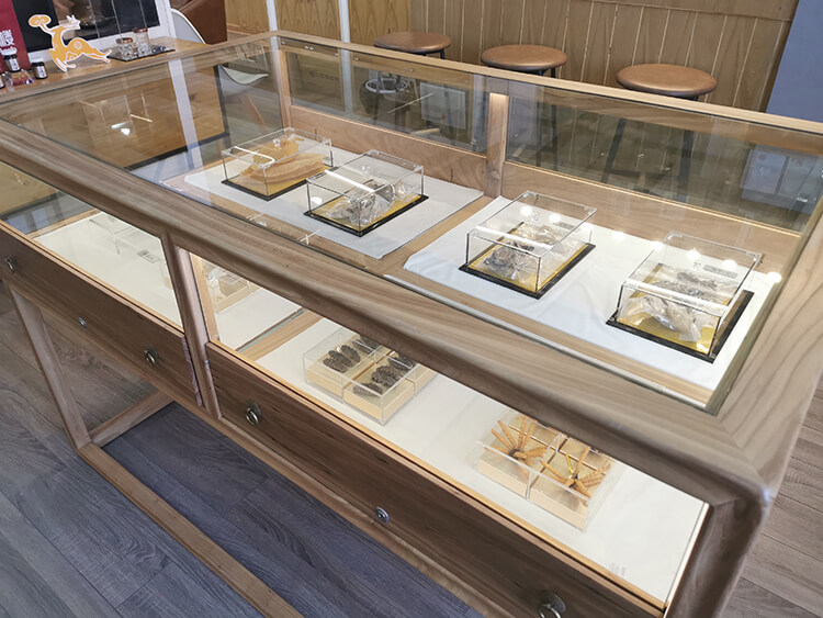 display cabinet