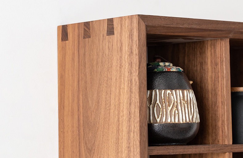 wall mounted cabinet