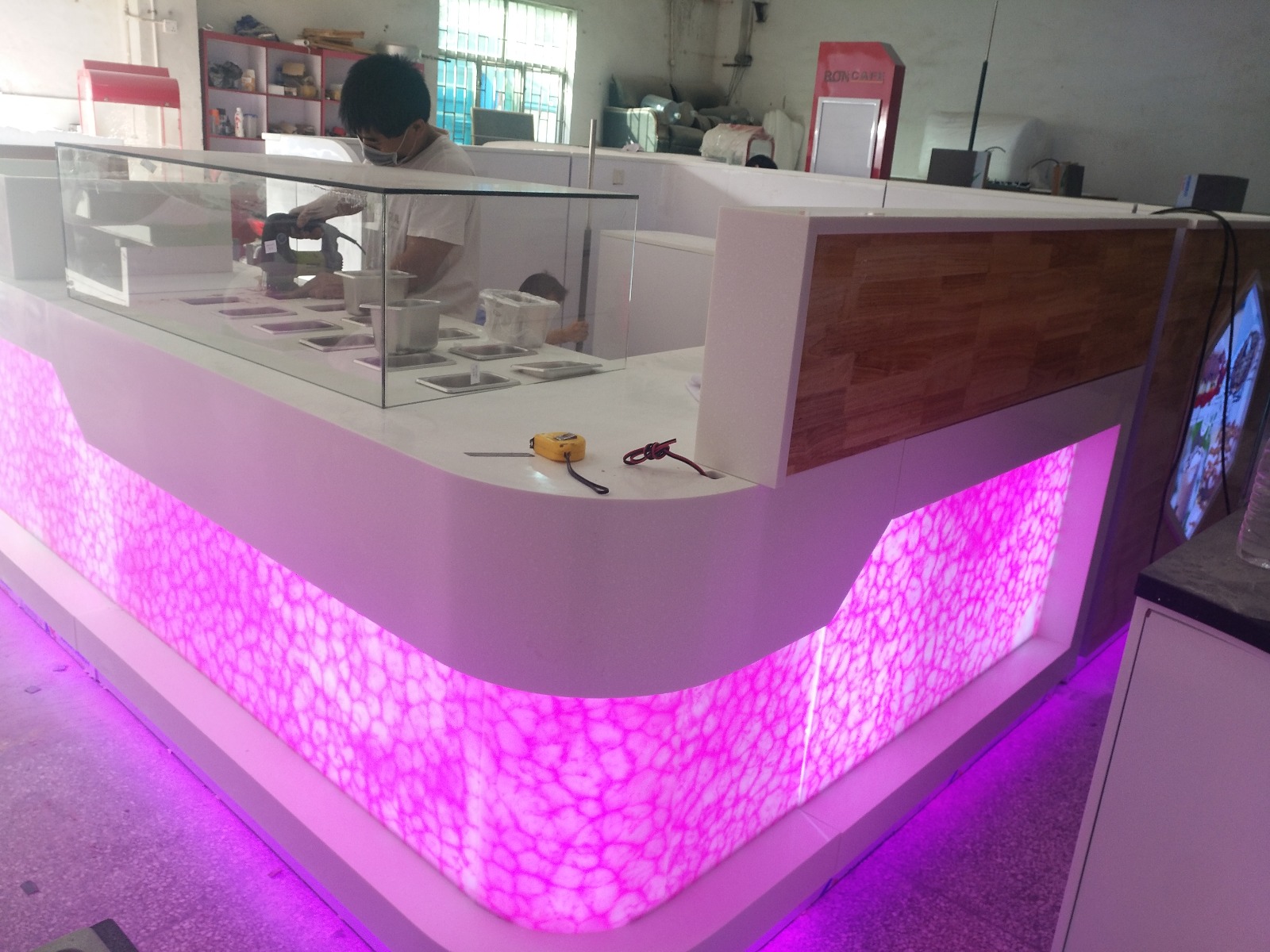 ant display bubble tea kiosk