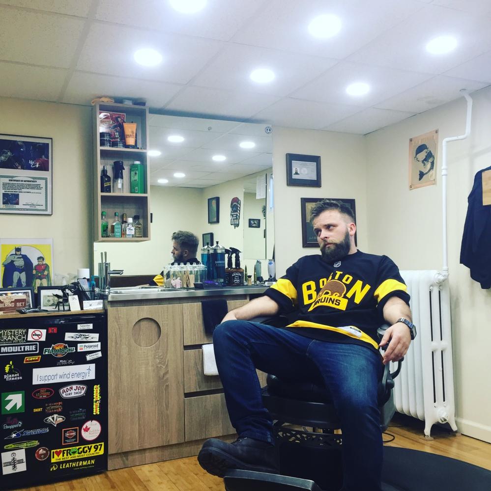 Hairdressing station