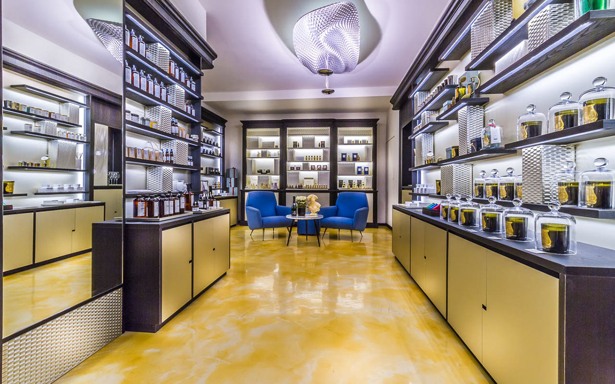 High-Quality Perfume Shop Decoration Design
