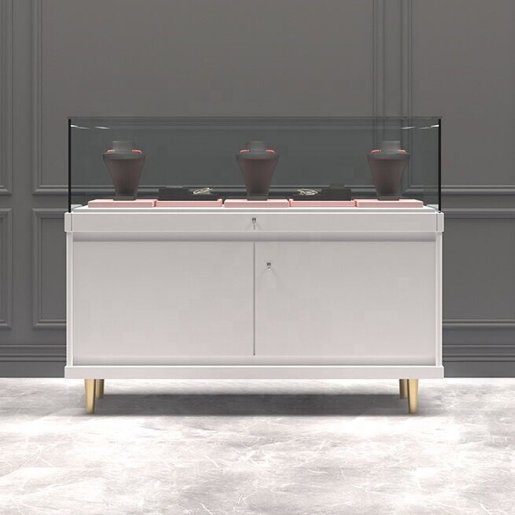 luxury jewelry display showcase