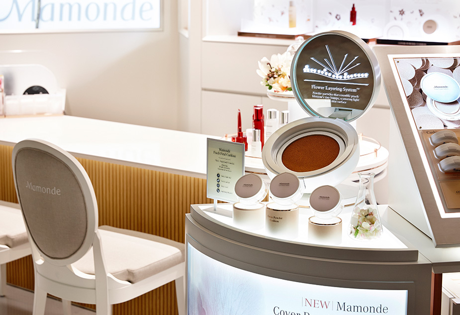 makeup showcases