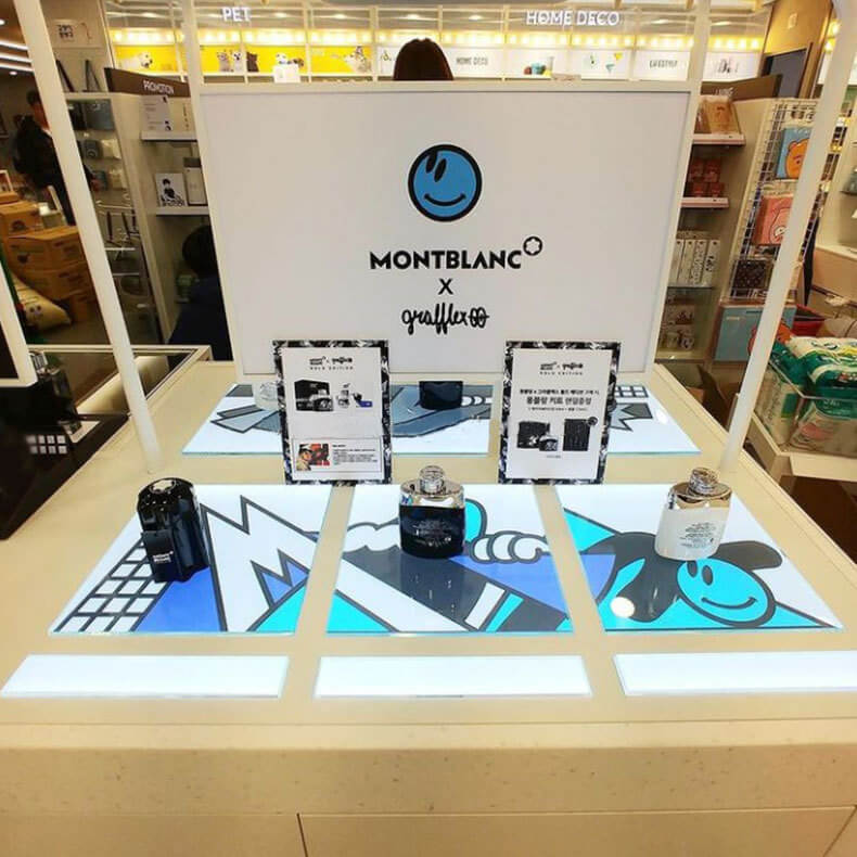 cosmetic floor stand