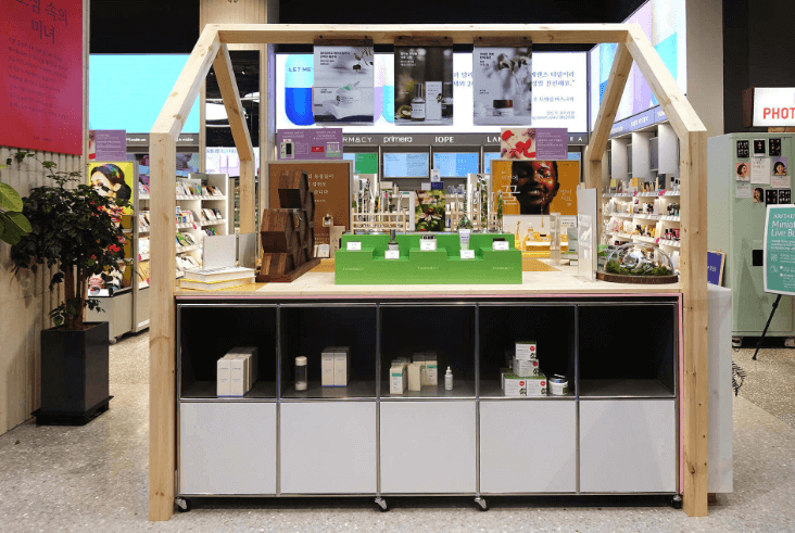 makeup display cabinet