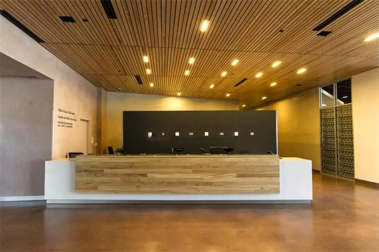  Custom Commercial Front Desk