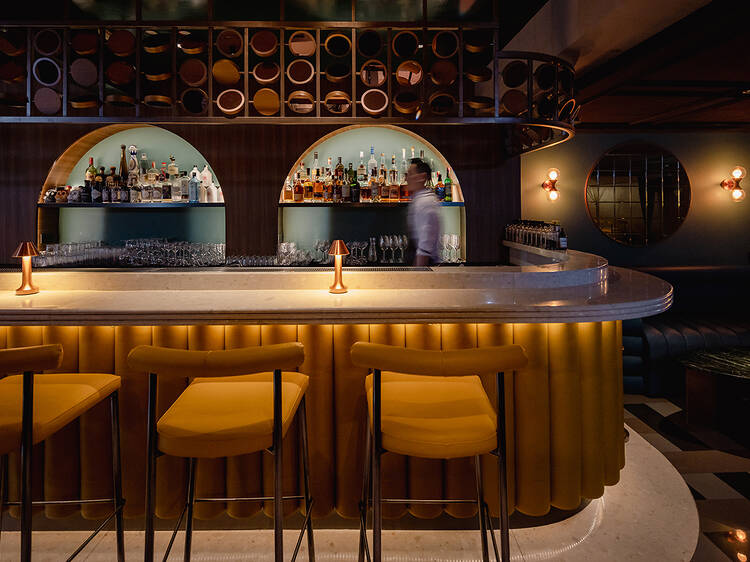 bar