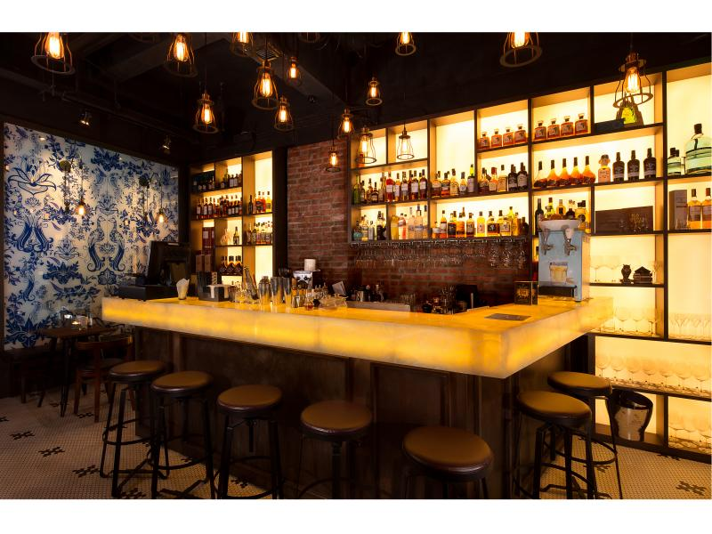 bar