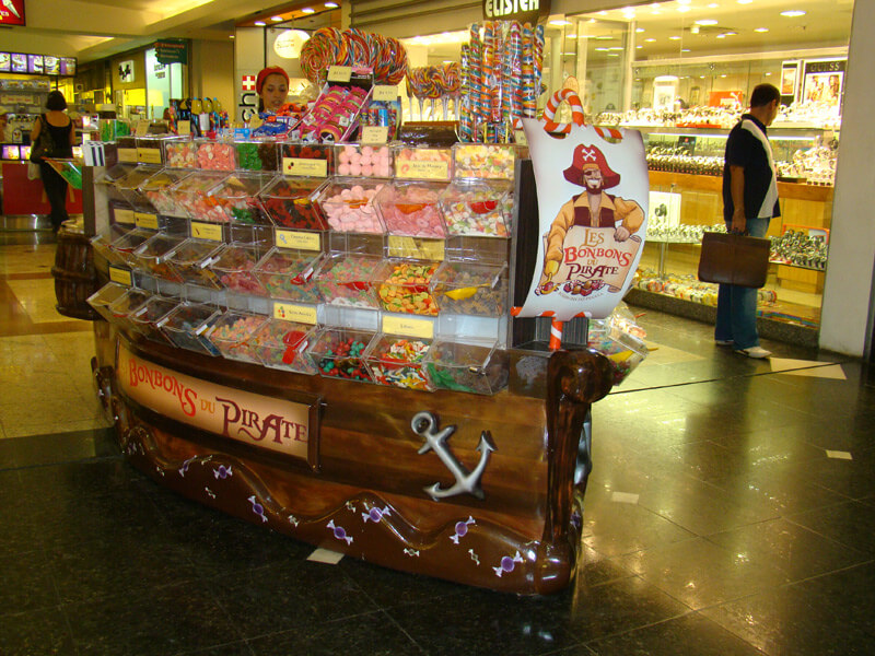 candy boat kiosk
