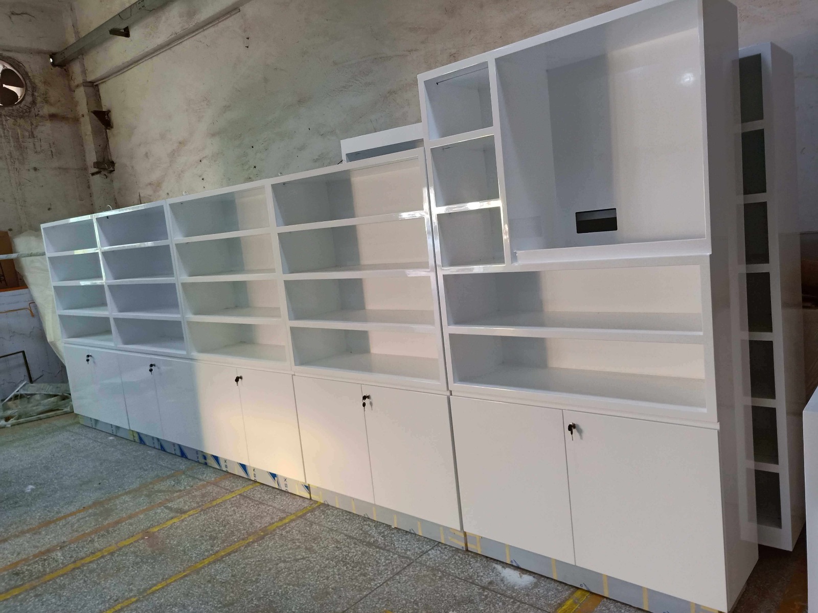 hat display shelf